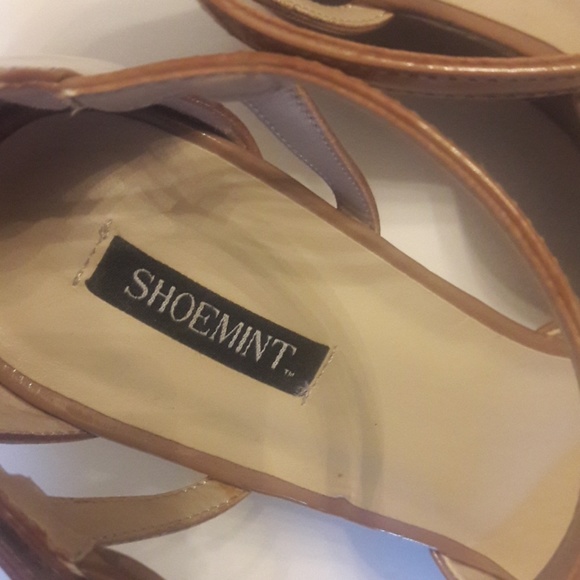 Shoe Mint/ Nude/ Peep Toe/ Chunky Style Heels - Picture 4 of 8